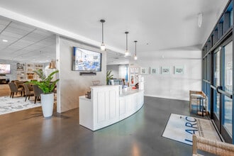 LARC at Burien (Senior Housing 55+) in Burien, WA - Foto de edificio - Interior Photo