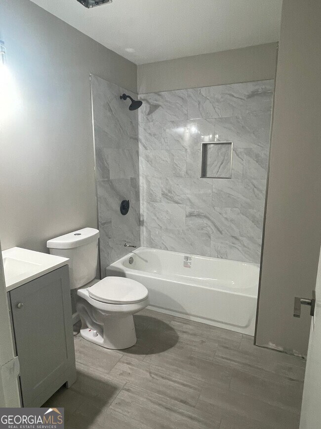 property at 1818 Huntingdon Chase