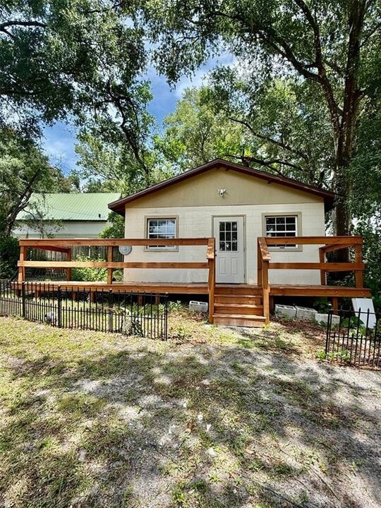 609 N Garfield Ave in DeLand, FL - Building Photo
