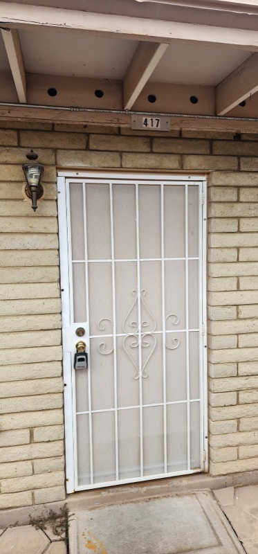 1041 N Mesa Dr