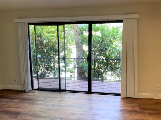 101 W Canada in San Clemente, CA - Building Photo - Building Photo