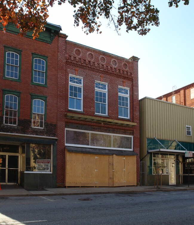 1105 Main St in Lynchburg, VA - Building Photo - Building Photo
