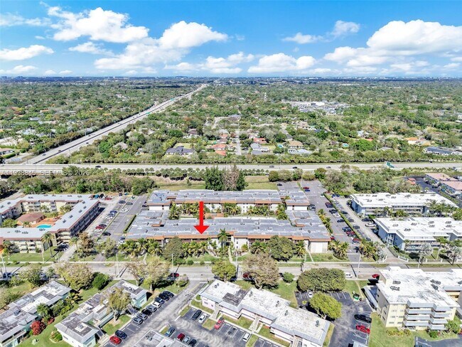 7483 SW 82nd St in Miami, FL - Building Photo - Building Photo