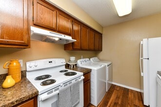 Stewarts Ferry in Nashville, TN - Foto de edificio - Interior Photo
