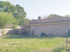 13014 Maxim Dr in Houston, TX - Building Photo - Building Photo
