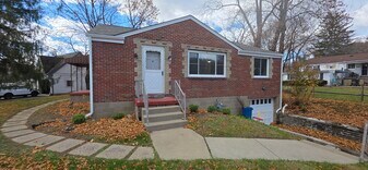 5 McMichael Rd in Carnegie, PA - Building Photo