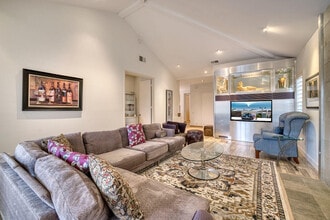 17 Lakeshore Dr in Rancho Mirage, CA - Building Photo - Building Photo