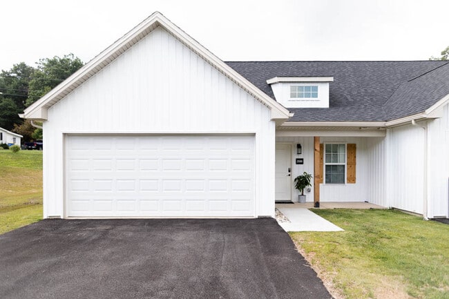 property at 2588 Emma Ln