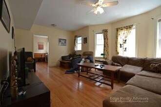 74 Brooks St, Unit 3 in Boston, MA - Building Photo - Building Photo