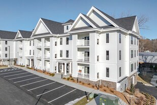 Overland Crossing in Brookfield, CT - Building Photo