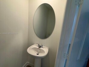 254 SE 10th St in Homestead, FL - Building Photo - Building Photo