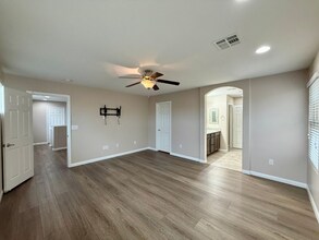 6679 Salt Pond Bay St in Las Vegas, NV - Building Photo - Building Photo