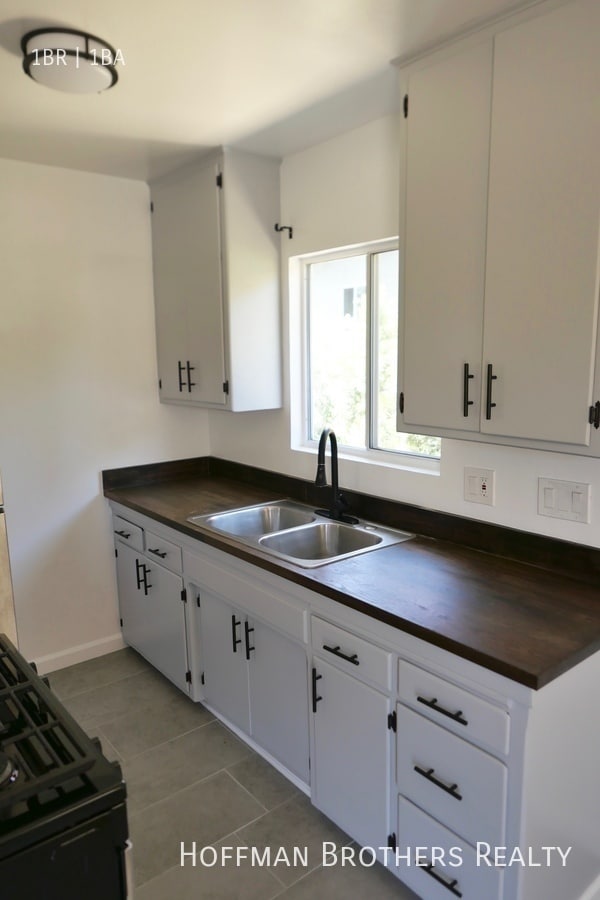 property at 3005 Normandie Ave