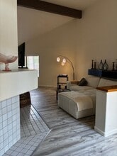 8585 Via Mallorca in San Diego, CA - Foto de edificio - Building Photo