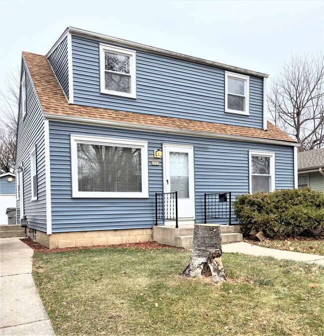property at 6222 W Fairmount Ave