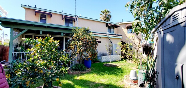 668 N Mariposa Ave in Los Angeles, CA - Building Photo - Building Photo