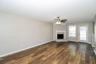 8038 Allbright Cove in Memphis, TN - Foto de edificio - Building Photo