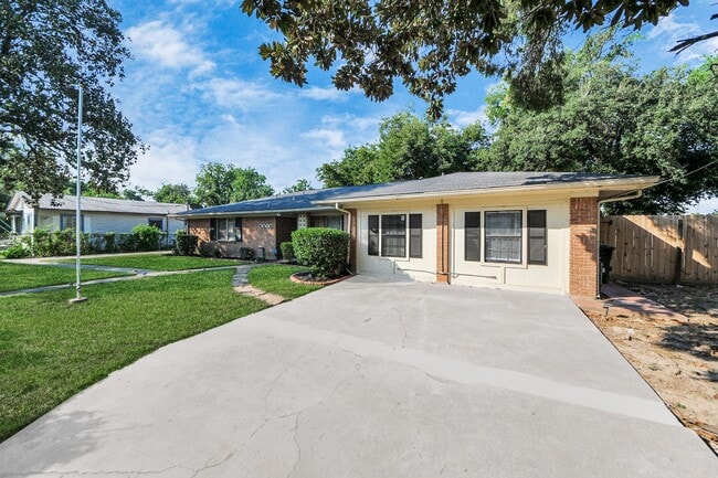 6819 Morrow St in Houston, TX - Building Photo - Building Photo