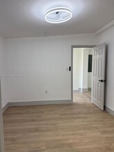 6790 SW 17th St in Miami, FL - Building Photo - Building Photo
