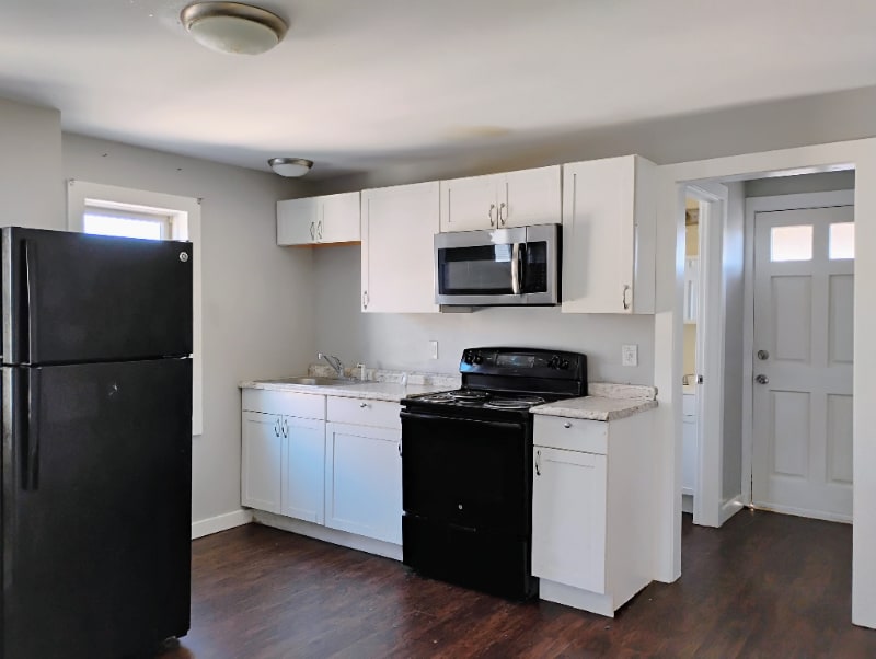 20 Water St in Killingly, CT - Building Photo