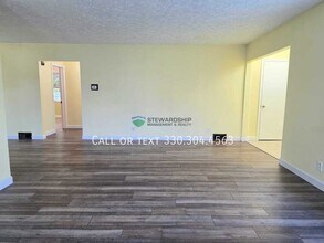 1040 Stuart St NW in Massillon, OH - Building Photo - Building Photo