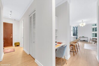 170 W Polk St in Chicago, IL - Building Photo - Building Photo