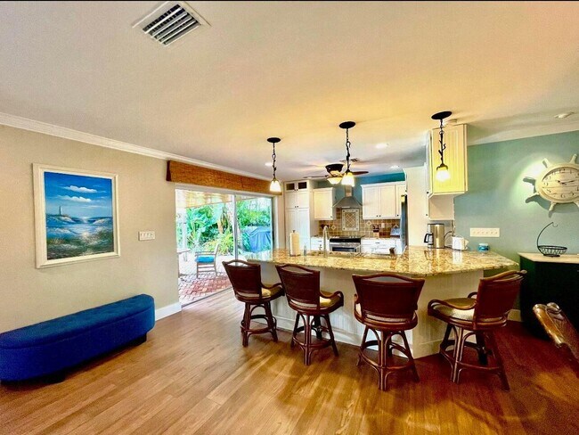 724 Kittyhawk Way in North Palm Beach, FL - Foto de edificio - Building Photo