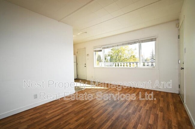 property at 471 S Lyon St