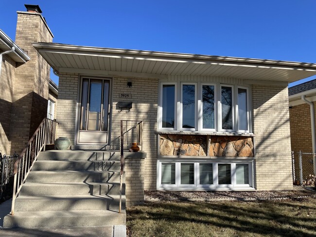 property at 3925 N Plainfield Ave
