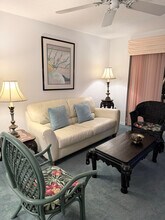 9300 Clubside Cir, Unit 1206 in Sarasota, FL - Foto de edificio - Building Photo