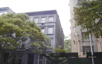 7 West 84th Street in New York, NY - Building Photo - Building Photo