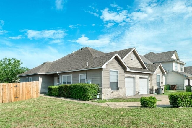 property at 2826 Southampton Way