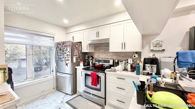 1635 Pickering Pky in Pickering, ON - Building Photo - Building Photo