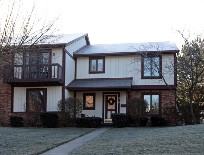 6621 Kingsbridge Dr in Sylvania, OH - Foto de edificio - Building Photo