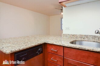 637 W Wrightwood Ave, Unit A06C in Chicago, IL - Building Photo - Building Photo