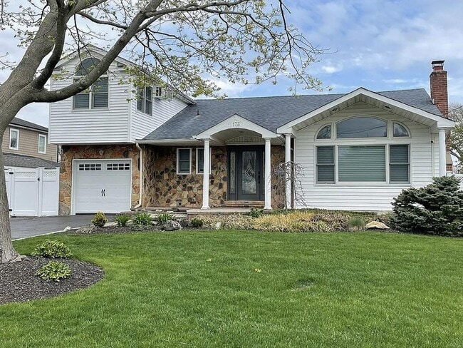 property at 173 Secatogue Ln W