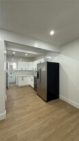 211 SW 10th Ave in Miami, FL - Building Photo