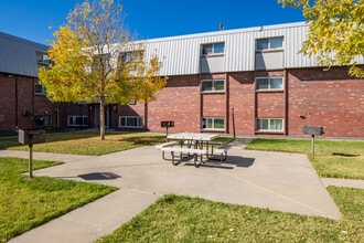 Villas At Gage Point in Denver, CO - Building Photo - Building Photo