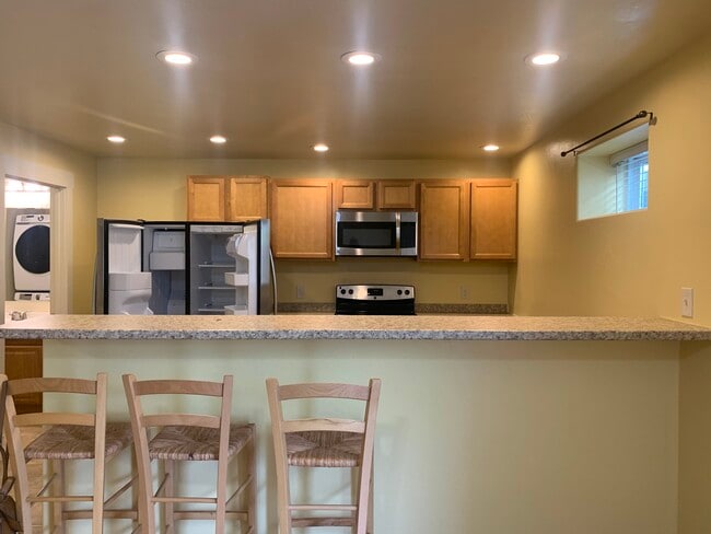 316 W Broadway St, Unit B