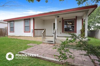 10211 Round Rock Way in Universal City, TX - Foto de edificio - Building Photo