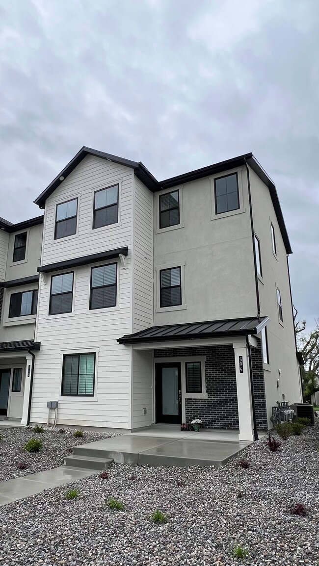 property at 594 S 900 W