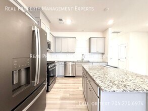 6017 Rizer Dr in Charlotte, NC - Building Photo - Building Photo