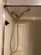 118 Sycamore St, Unit LowerLevel in West Hempstead, NY - Building Photo - Building Photo