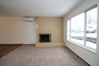 10535-10535 NE Fremont St in Portland, OR - Building Photo - Building Photo
