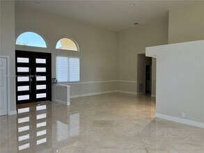384 Coconut Cir in Weston, FL - Building Photo - Building Photo