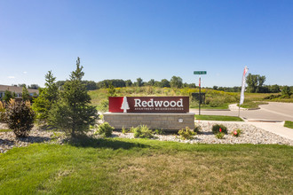 Redwood Delta Township in Lansing, MI - Foto de edificio - Building Photo