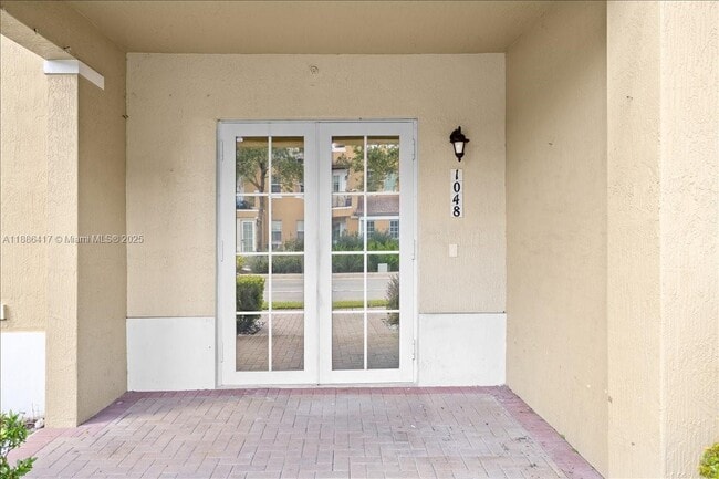 1048 SW 147th Ave in Pembroke Pines, FL - Building Photo - Building Photo