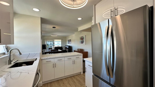 1630 N Ocean Blvd in Pompano Beach, FL - Building Photo - Building Photo