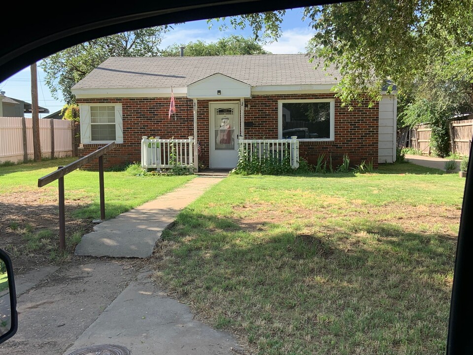 4613 SW 16th Ave in Amarillo, TX - Building Photo