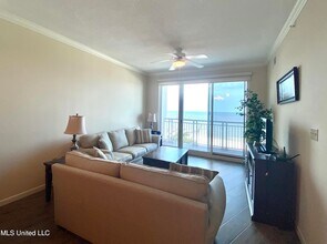 2228 Beach Dr, Unit 504 in Gulfport, MS - Building Photo - Building Photo